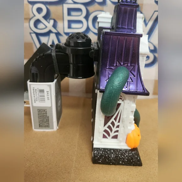 NWT Bath and Body Works Haunted Chateau Wallflower Plug-In Projector - Picture 6 of 6